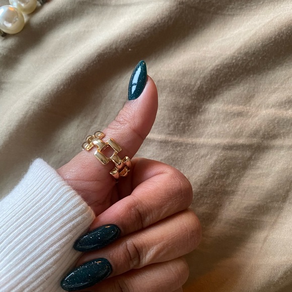 Chain link ring - Picture 2 of 2